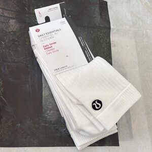 3 pairs of men‘s lululemon athletica Daily Essentials White Crew Socks